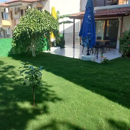 Kadinlar Denizi Plaji 100 M Bahceli Havuzlu *
