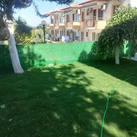 Kadinlar Denizi Plaji 100 M Bahceli Havuzlu Villa *