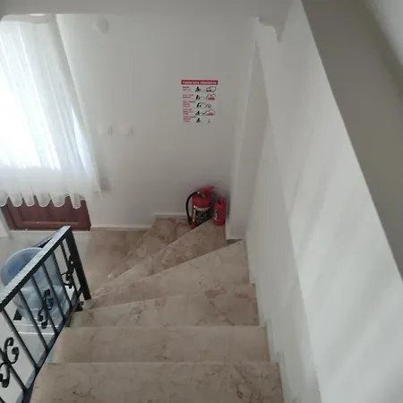 Vilă Kadinlar Denizi Plaji 100 M Bahceli Havuzlu