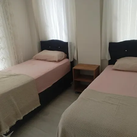 Vilă Kadinlar Denizi Plaji 100 M Bahceli Havuzlu Kusadası
