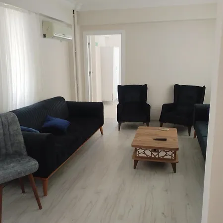 Kadinlar Denizi Plaji 100 M Bahceli Havuzlu Kusadası